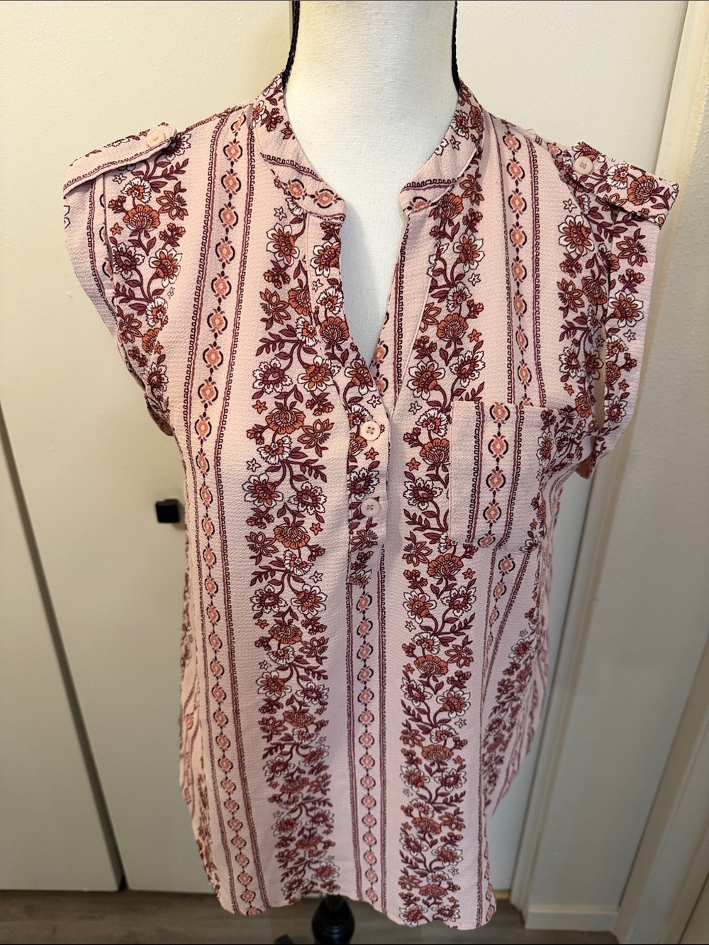 iris Pink Floral Stripe Sleeveless Button-Front Camisole